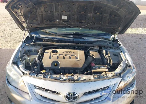 2011 Toyota Corolla Le z USA, uszkodzony, nr VIN 2T1BU4EE4BC556801